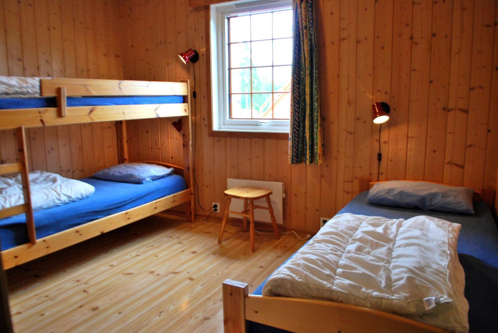 Beveroya Hytteutleie Og Camping เบอ ห้อง รูปภาพ