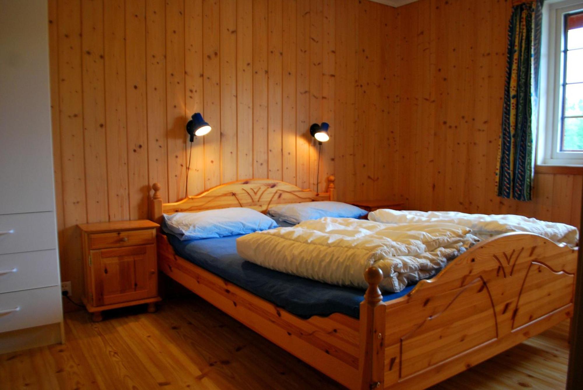 Beveroya Hytteutleie Og Camping เบอ ห้อง รูปภาพ