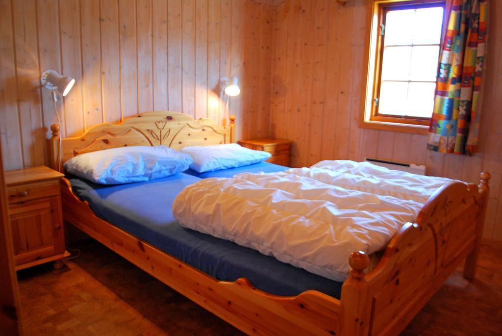 Beveroya Hytteutleie Og Camping เบอ ห้อง รูปภาพ